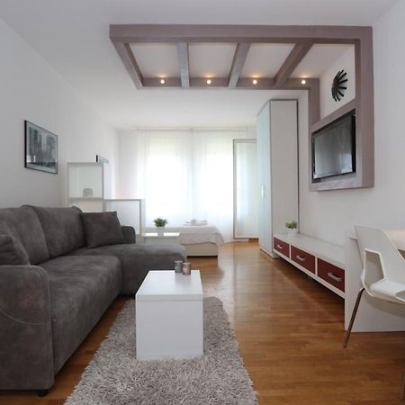 New Belgrade Apartment Belville, Parking 5 Evra Dan Bagian luar foto