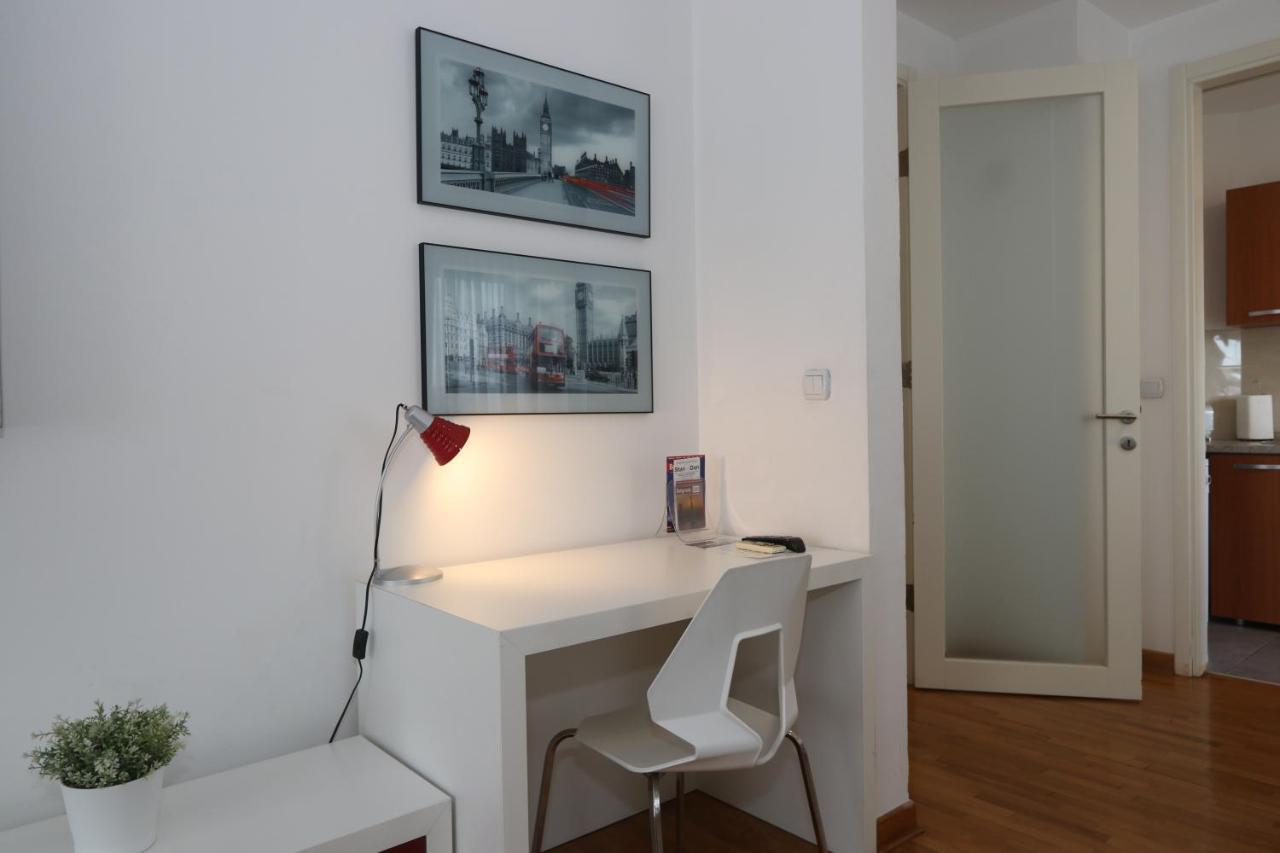 New Belgrade Apartment Belville, Parking 5 Evra Dan Bagian luar foto
