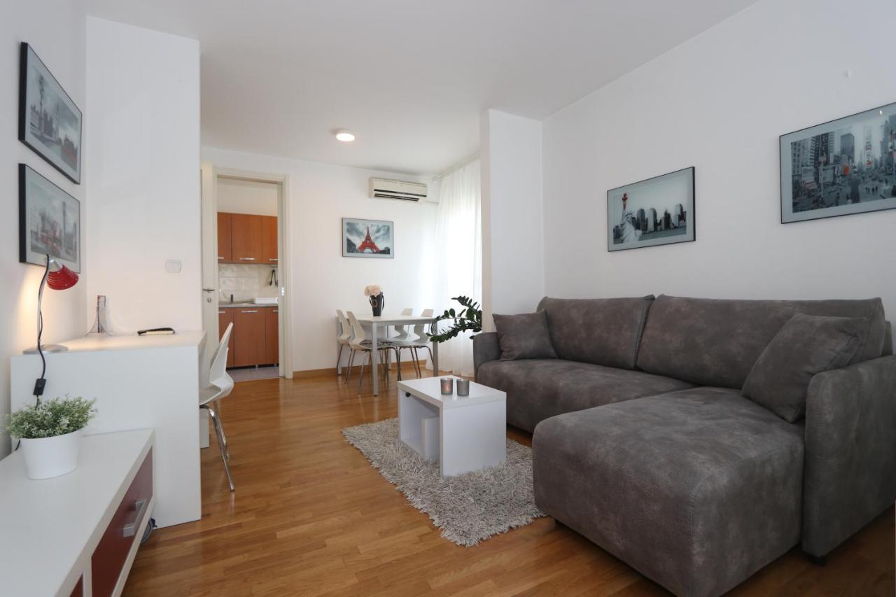 New Belgrade Apartment Belville, Parking 5 Evra Dan Bagian luar foto